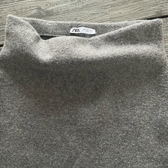 Zara 2-piece skirt and cardigan, beige/grey, Size L. - Picture 6 of 7